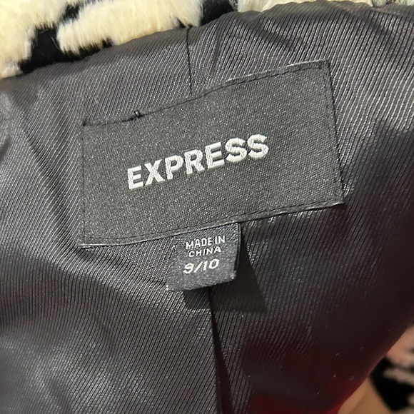Express women’s long coat New without tags size 9-10 - Picture 11 of 12
